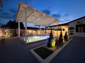 Kaka Pool Homestay TmnIntan EventAllowed